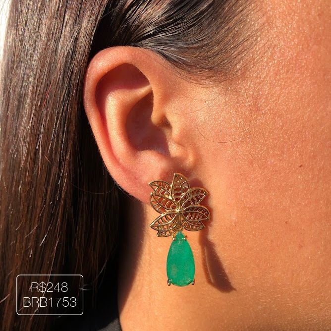 Brinco Festa Folhas c/ Gota Esmeralda Fusion Liso Dourado